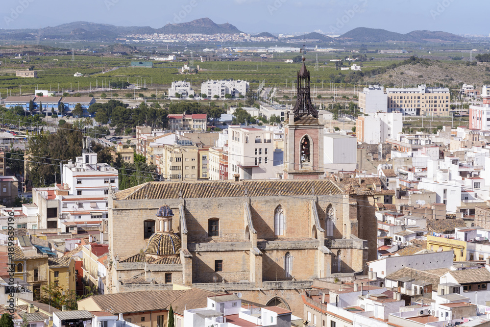Vista de la iglesia de Santa María en Sagunto. Valencia. España
