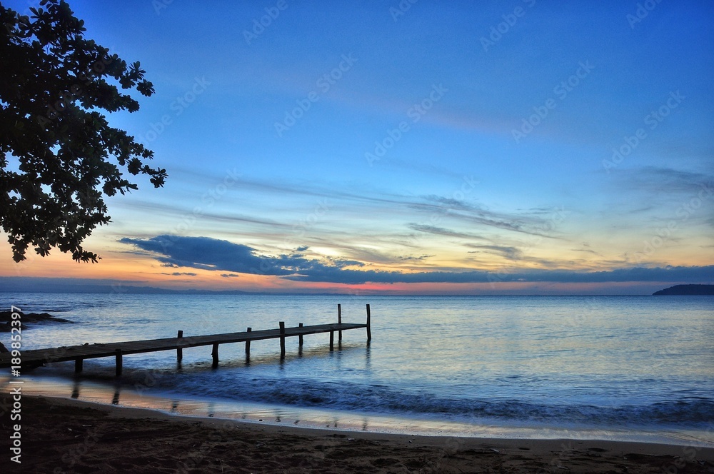 wood jetty go to sea with before sunrise