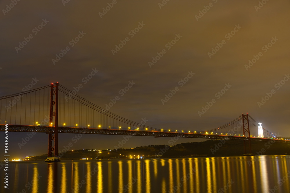 Bridge of Lissabon at night