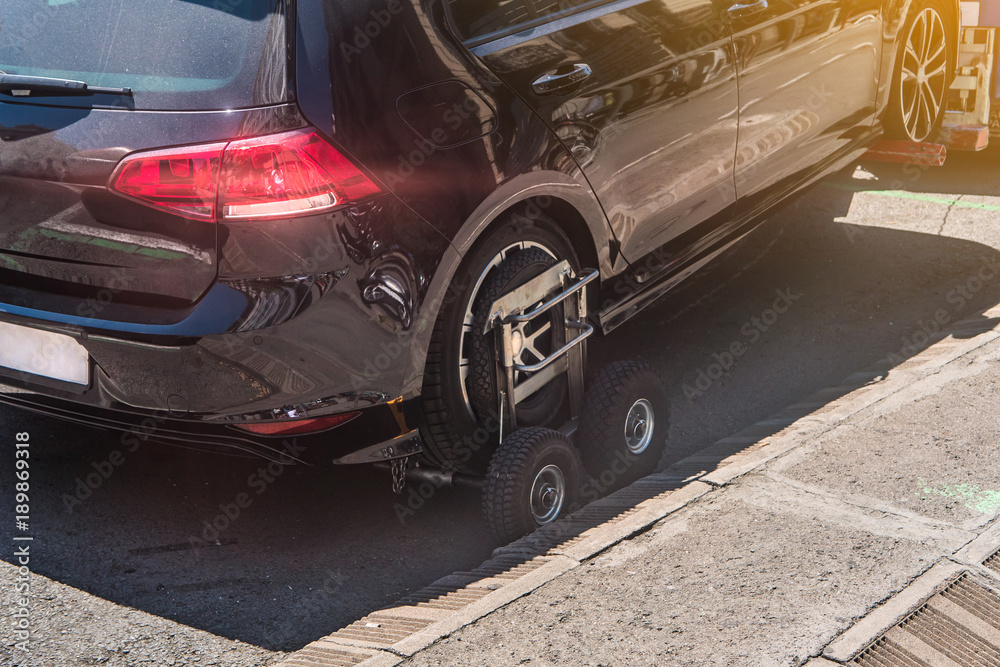 Evacuation of an incorrectly parked car