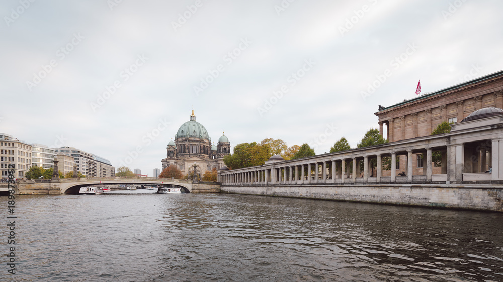 Fototapeta premium Berlin Cathedral against sky