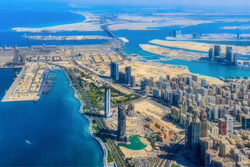 Fotobehang Abu Dhabi Helikopterzicht op Abu Dhabi stad  © ali