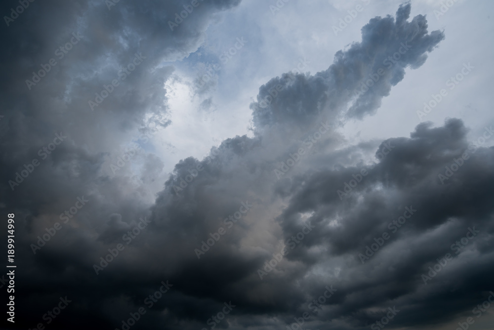 Obraz premium dark storm clouds with background,Dark clouds before a thunder-storm.