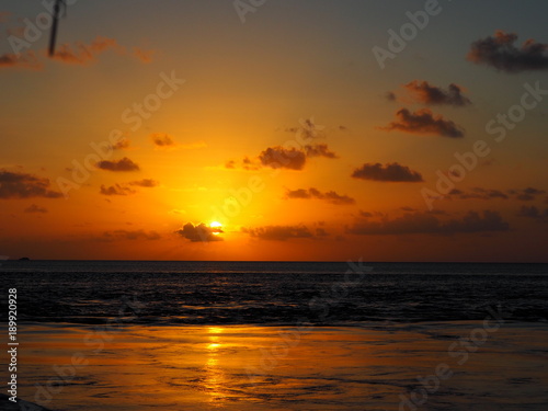 Sunset ile de Fakarava, archipel des Tuamotus