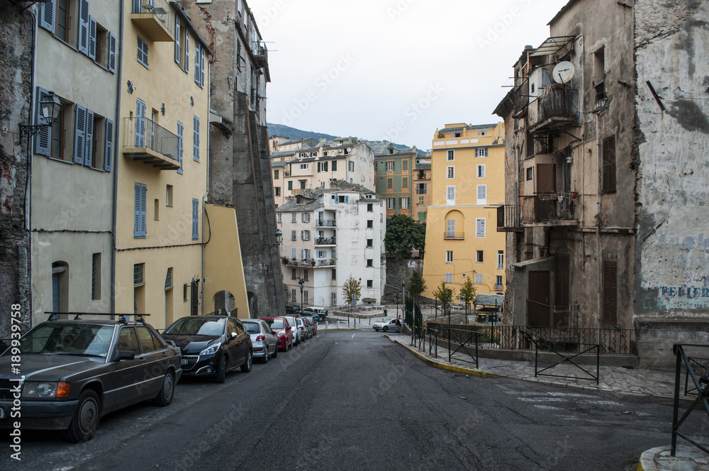 Corsica, 03/09/2017: i vicoli e le strade dell'antica cittadella di Bastia, la città alla base del Capo Corso