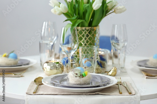 Beautiful festive Easter table setting © Africa Studio