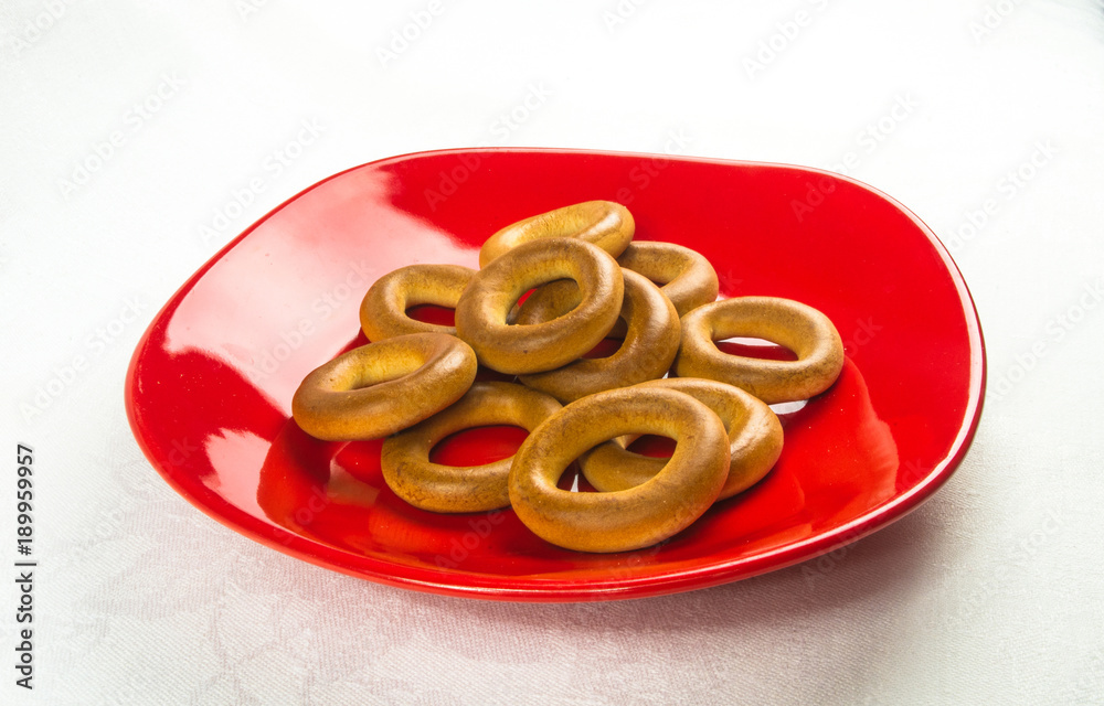 Fototapeta premium small bagels on a white background