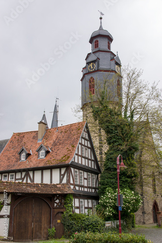 Markuskirche und Fachwerkhaus in Butzbach, Hessen