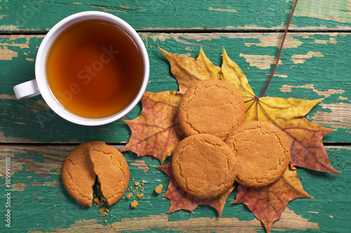 Tea and ginger cookies