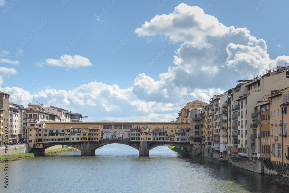 Vista del Pnte Vecchio en Florencia, Italia