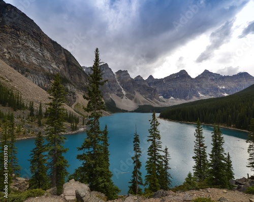 Fototapeta Naklejka Na Ścianę i Meble -  Lake Morraine II, Canada, British Columbia