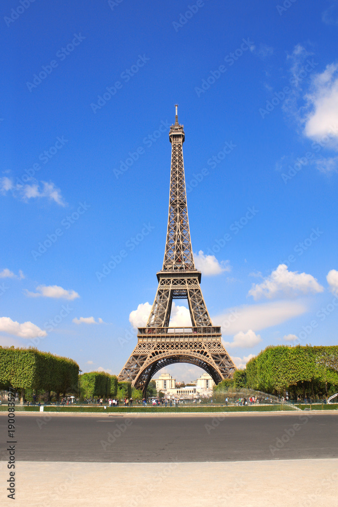 Fototapeta premium Eiffel tower, Champ-de-mars, Paris, France
