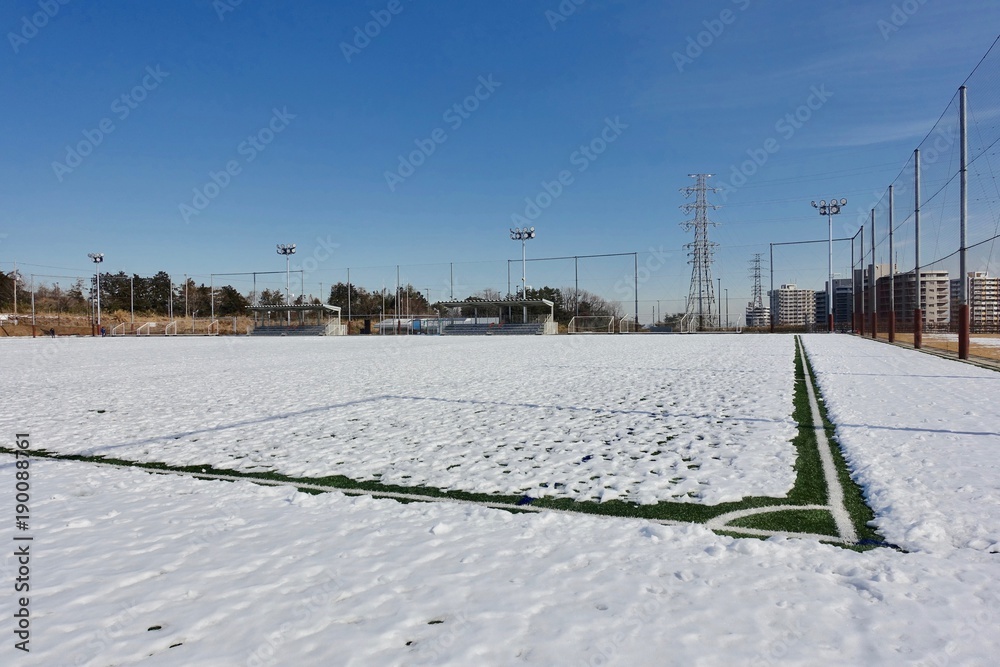 雪のサッカーグランド