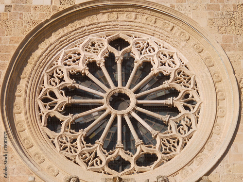 particolare della facciata della cattedrale di Otranto
