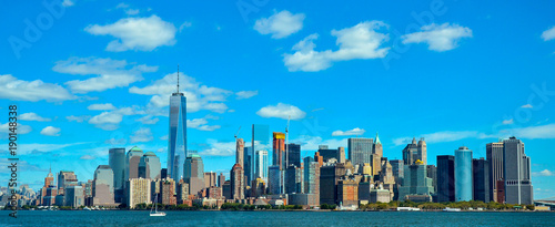 El Skyline de Manhattan, Nueva York, viajando hacia la Isla de la Libertad