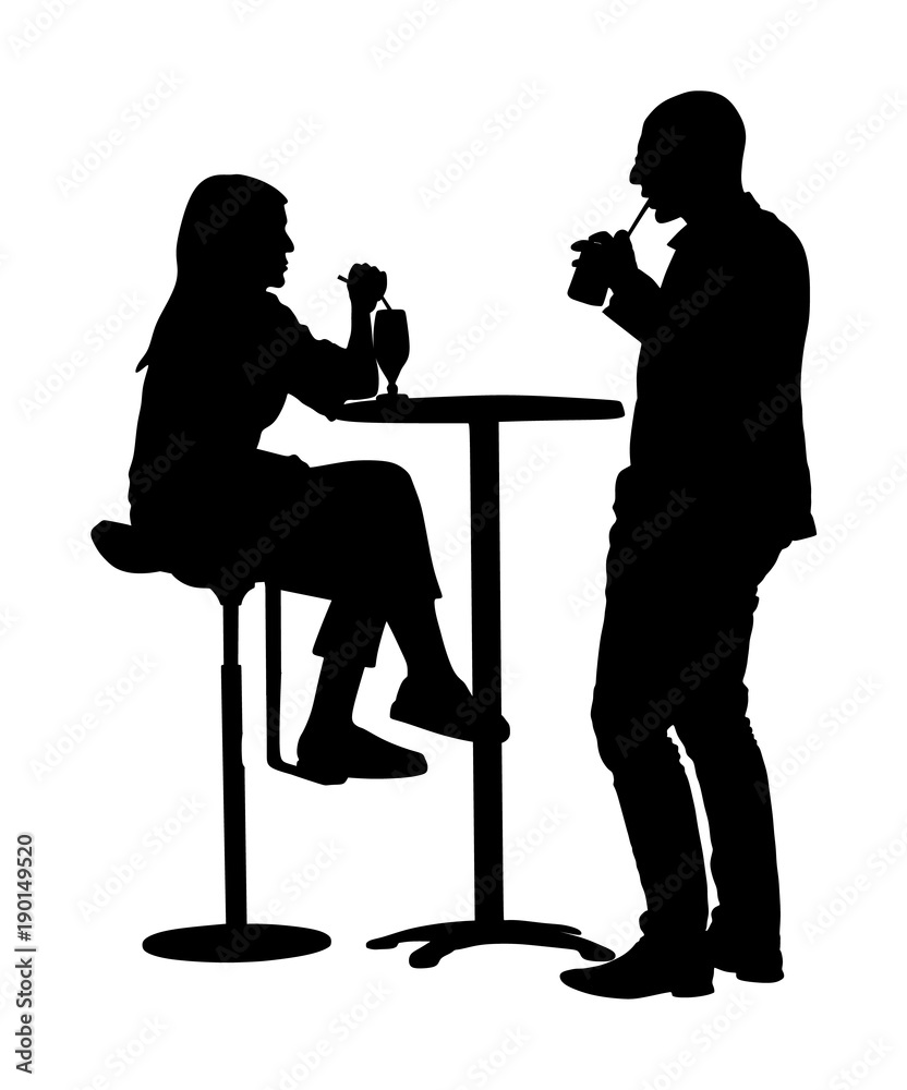 Vettoriale Stock Couple sitting and talking vector silhouette illustration.  Friends drinking in bar after work. Night club guests, urban life. Snack bar  on the street. Break relaxation dating after work in restaurant.