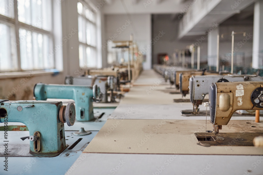 Fototapeta premium Old sewing machines