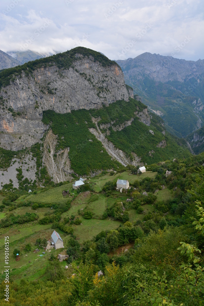 abgelegenes Bergdorf in den albanische Alpen