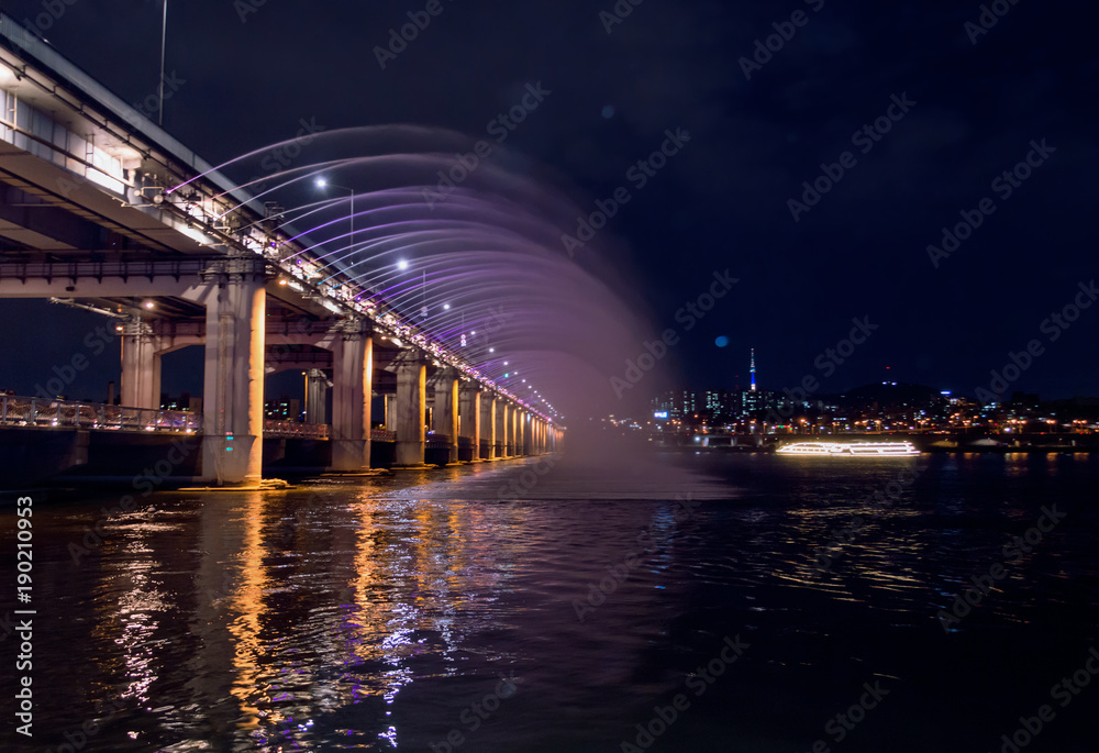 Fototapeta premium banpo bridge fountain