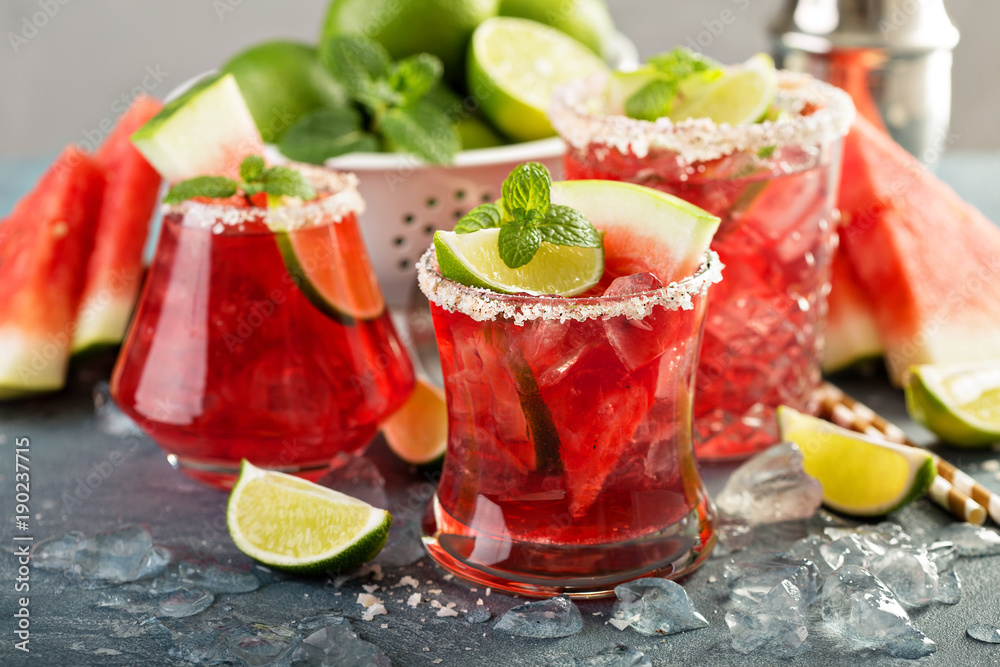 Watermelon margarita with limes