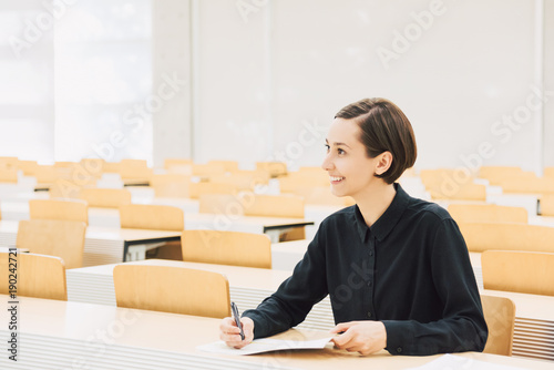 授業中の若い女性 photo