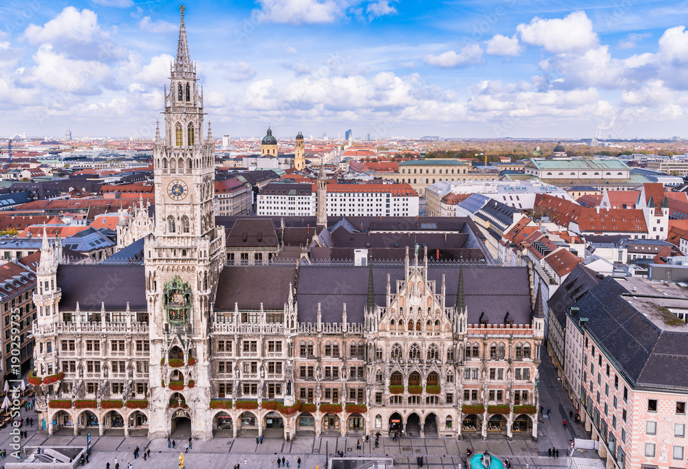 Obraz premium The New Town Hall at the northern part of Marienplatz in Munich, Bavaria, Germany. Aerial view