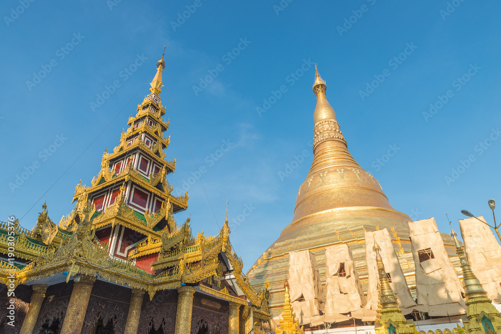 Fototapeta premium Shwedagon Pagoda, Yangon, Myanmar