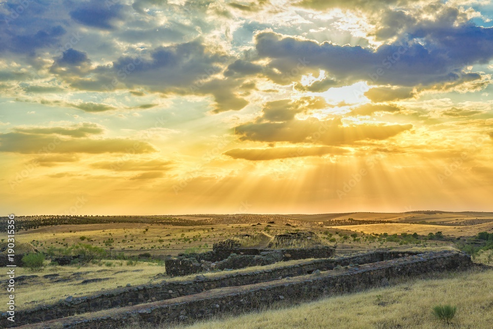 Atardecer con rayos