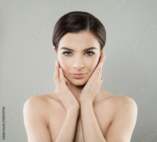 Female Portrait. Beautiful Face  Woman with Healthy Skin