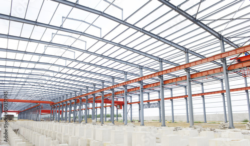 Steel structure workshop is under construction