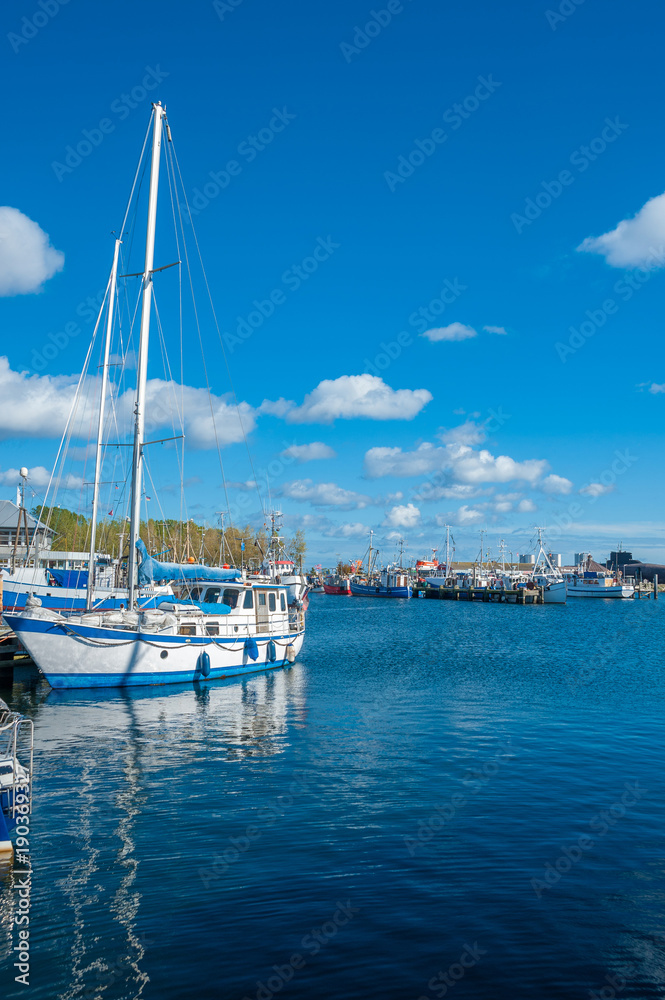 Hafen in Burgstaaken mit Burger Binnensee Hafen in Burgstaaken mit Burger Binnensee