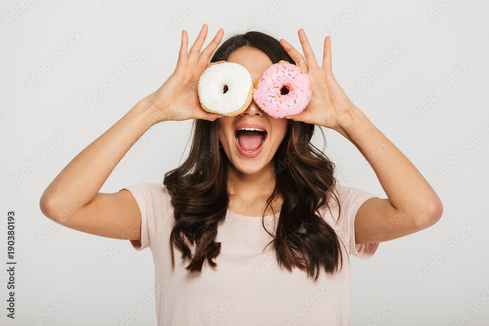 Φωτογραφία Portrait of a cheerful young asian woman