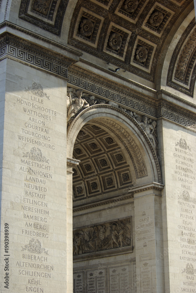 Voûtes et murs de l'arc de triomphe de l'Etoile de Paris, France