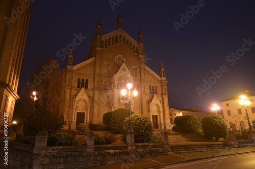 La chiesa della cittadina di Pieve di Soligo, famosa per i vigneti dei vini veneti photo