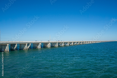 USA, Florida, Overseas highway through the ocean of florida keys © Simon