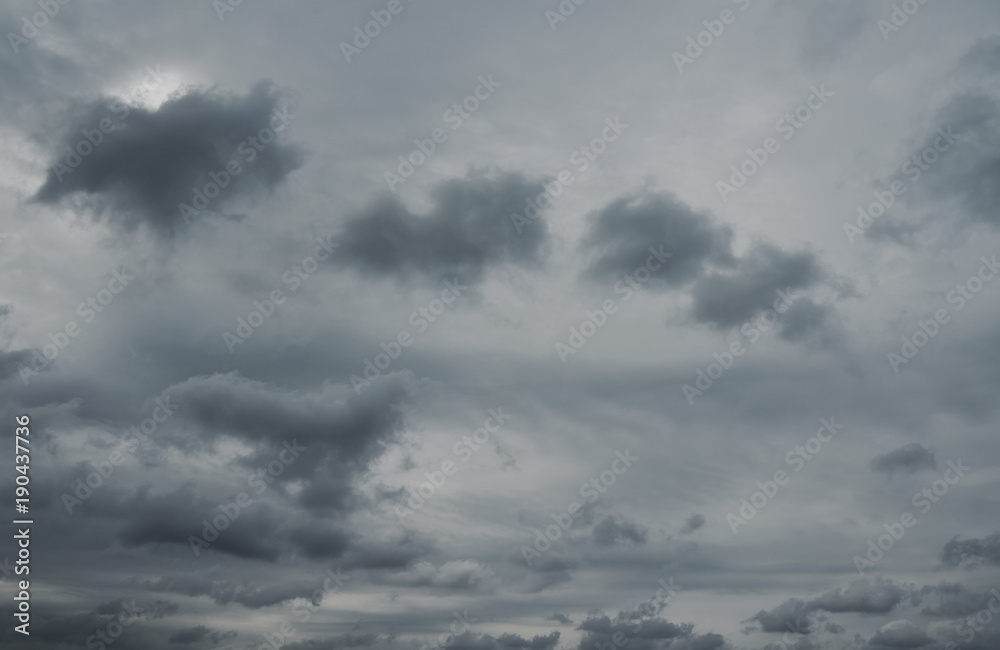 Obraz premium Beautiful dramatic cloudscape over horizon, sky.