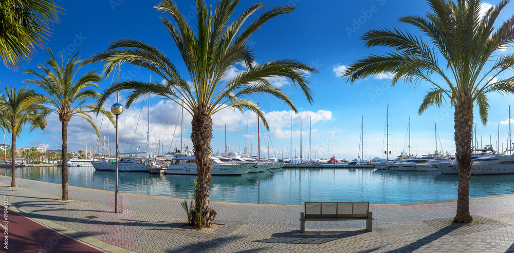 Yachthafen in Palma de Mallorca - obrazy, fototapety, plakaty 