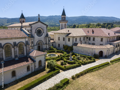 Schilderij op canvas Vista aerea della Certosa di Serra San Bruno,  monastero certosino, Vibo Valenti