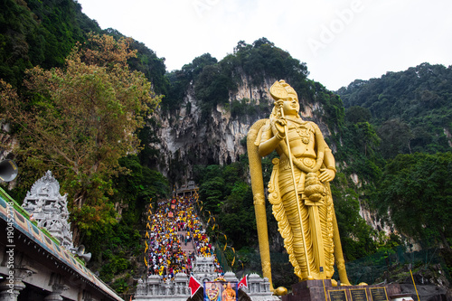 Canvas Print Batu Caves near Kuala Lumpur, Malaysia, overwhelmed by crowds during Thaipusam 2