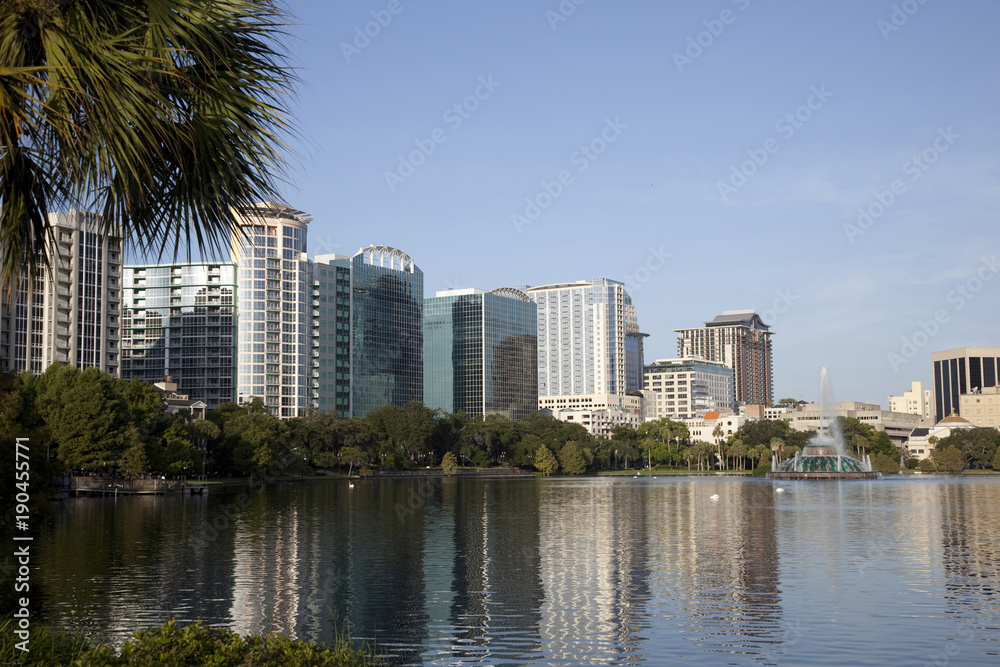 Obraz premium Orlando Skyline from Lake Eola