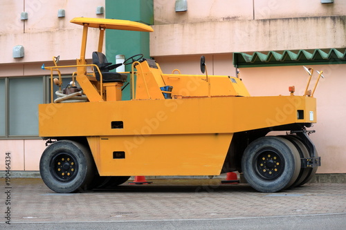 Obraz na płótnie タイヤローラー車 w salonie