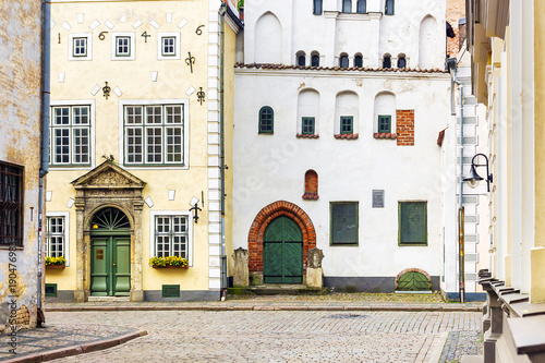 Fototapeta Naklejka Na Ścianę i Meble -  facades of old houses in Riga, Latvia