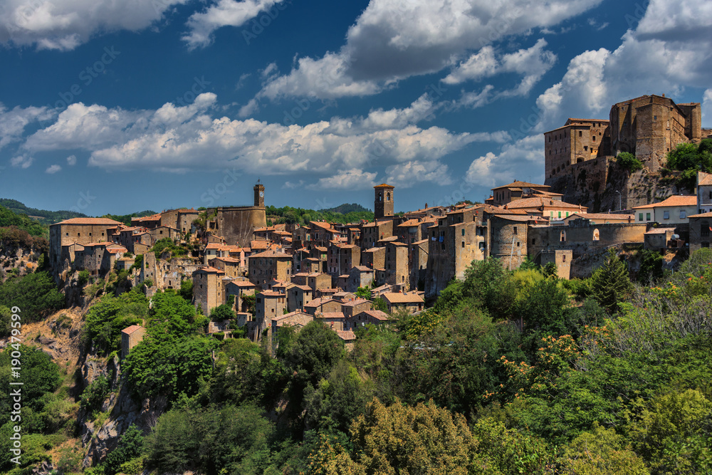 Blick auf Sorano in der Toskana