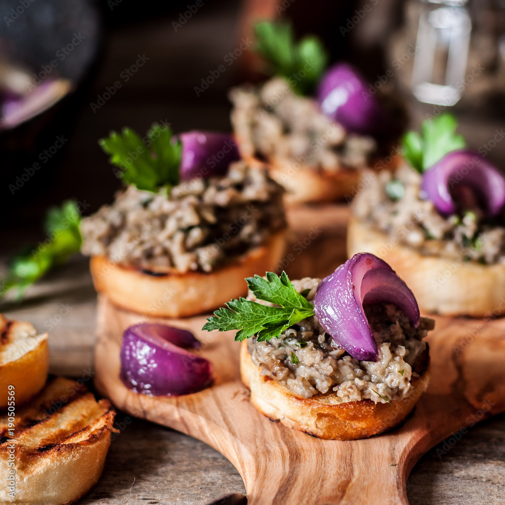 Mushroom Spread on Toasts Mushroom Spread on Toasts