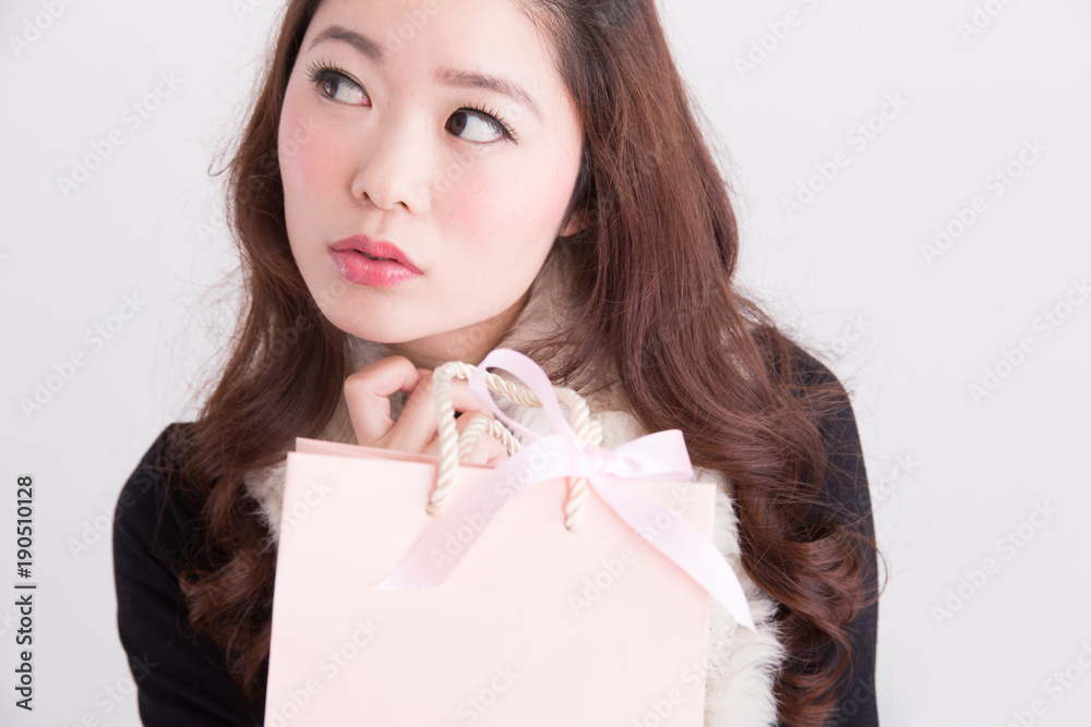 プレゼント・女性(白バック) プレゼント・女性(白バック)