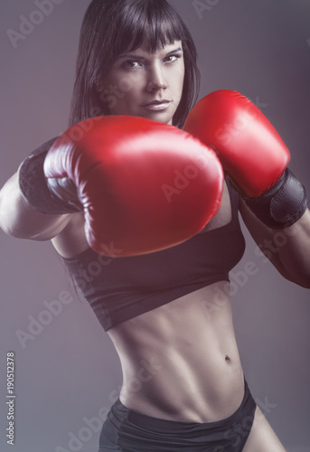 Boxer woman © Artem Furman