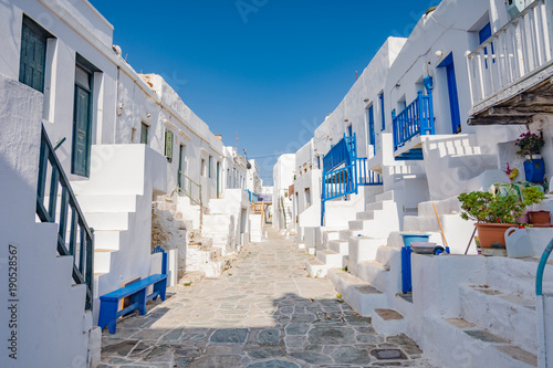 Il caratteristico quartiere del Castro nel villaggio di Chora, isola di Folegandros GR 