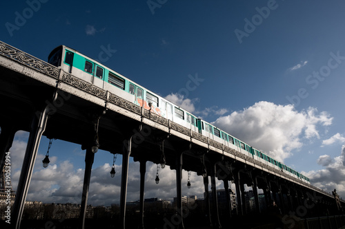 Canvas Print Paris métro transport pont paris aérien ville urbain
