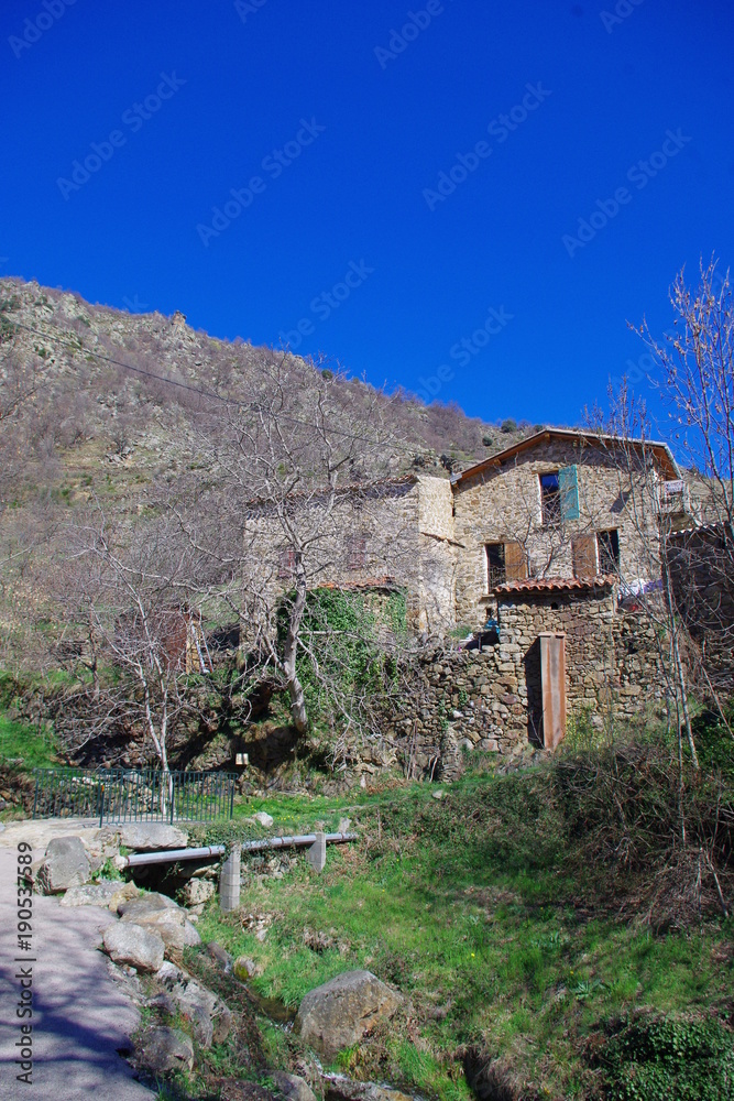 villages de montagne dans les Pyrénées