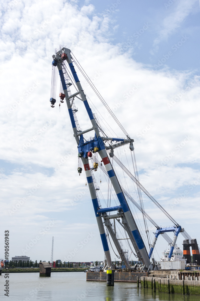 big cranes in dutch harbor